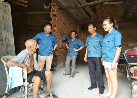 走訪慰問困難戶 真情關(guān)愛暖人心
