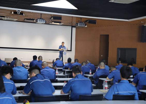 同心同力，共克時艱——銷售部召開半年度工作會議