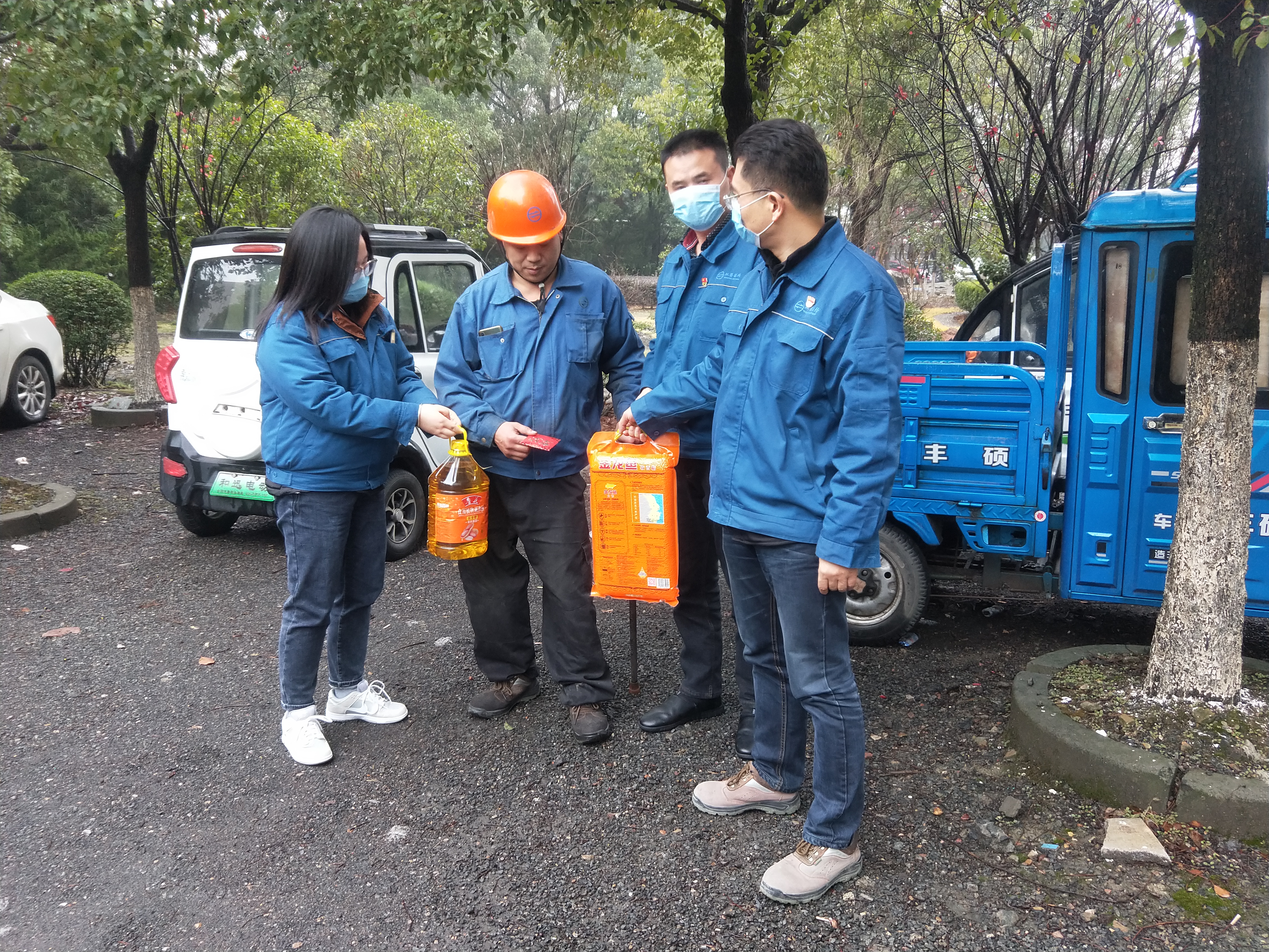 暖心！公司年終走訪慰問(wèn)困難職工